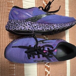 Brooks Women's Purple and Black Athletic Shoes